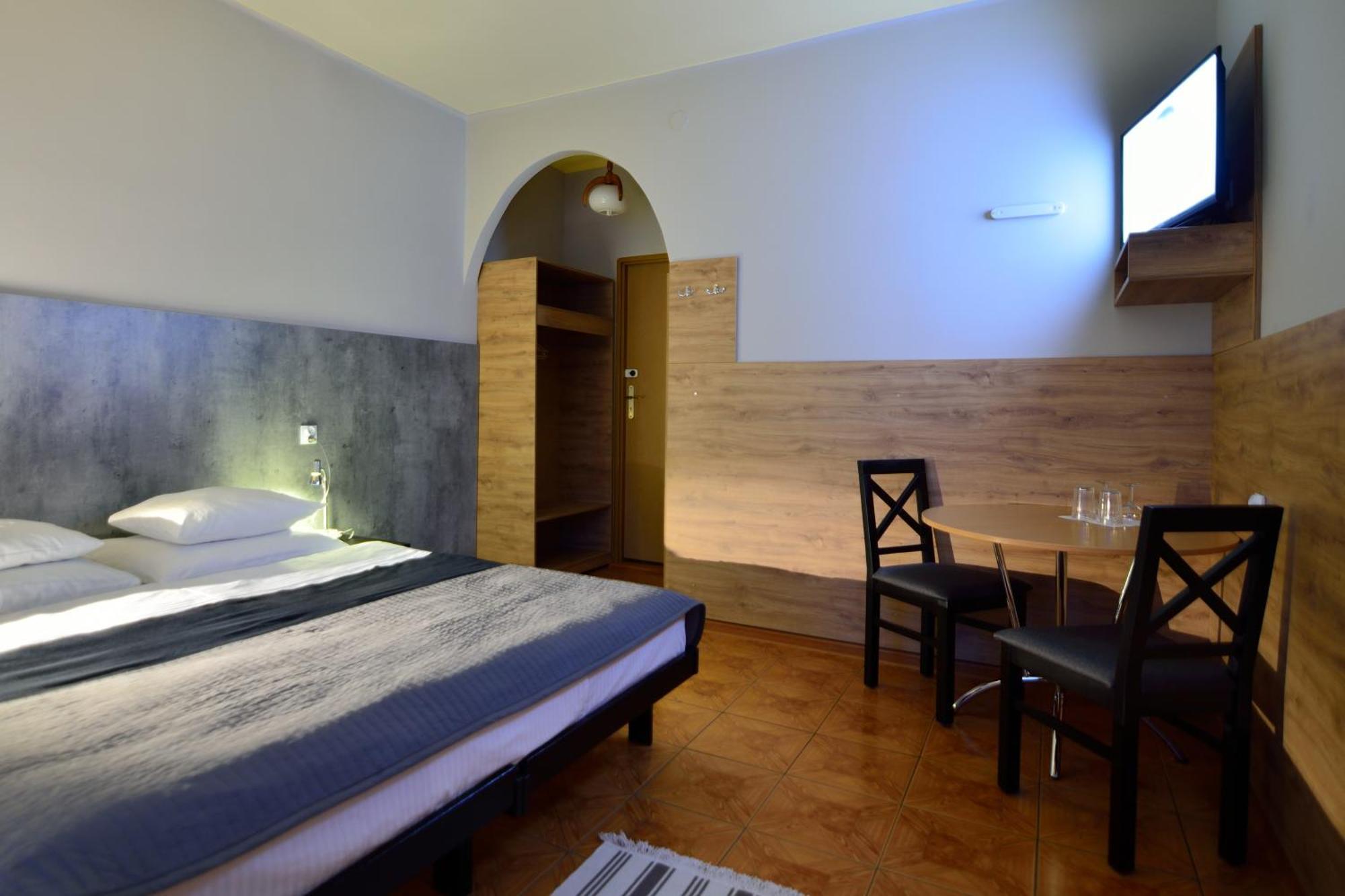 Hotel Gracja Kuznia Raciborska エクステリア 写真